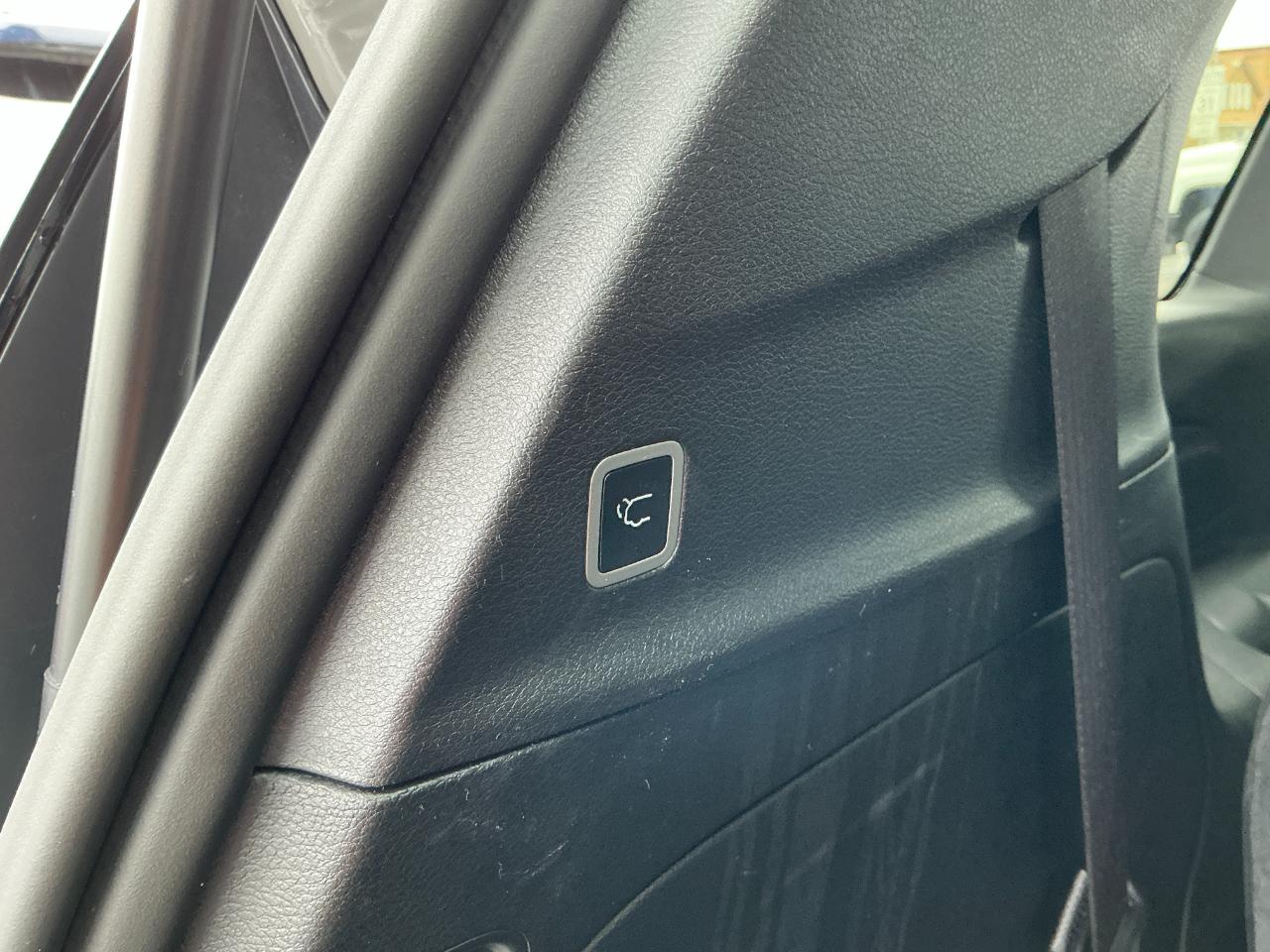 Chrysler Pacifica Select FWD 2025