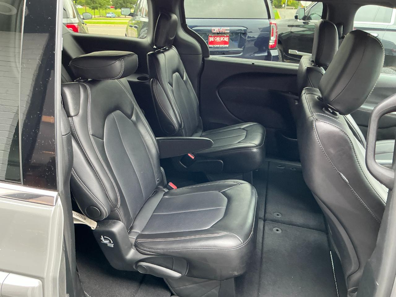 Chrysler Pacifica Select FWD 2025