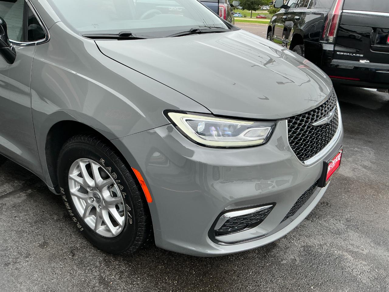 Chrysler Pacifica Select FWD 2025