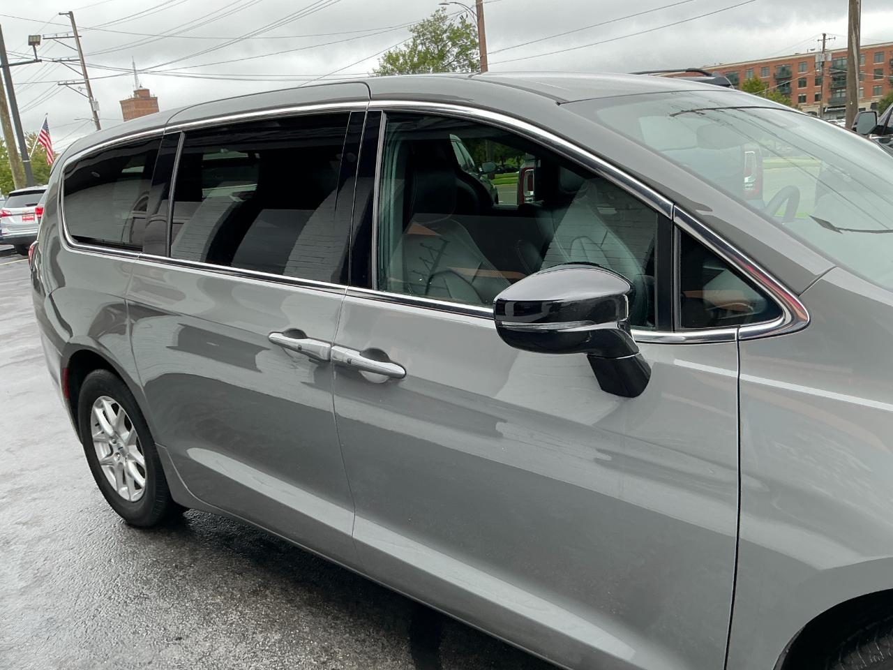 Chrysler Pacifica Select FWD 2025