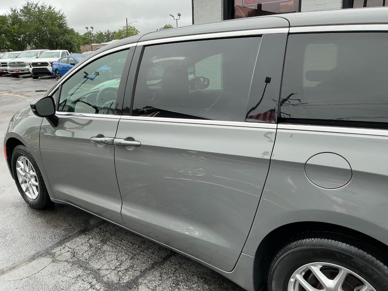 Chrysler Pacifica Select FWD 2025