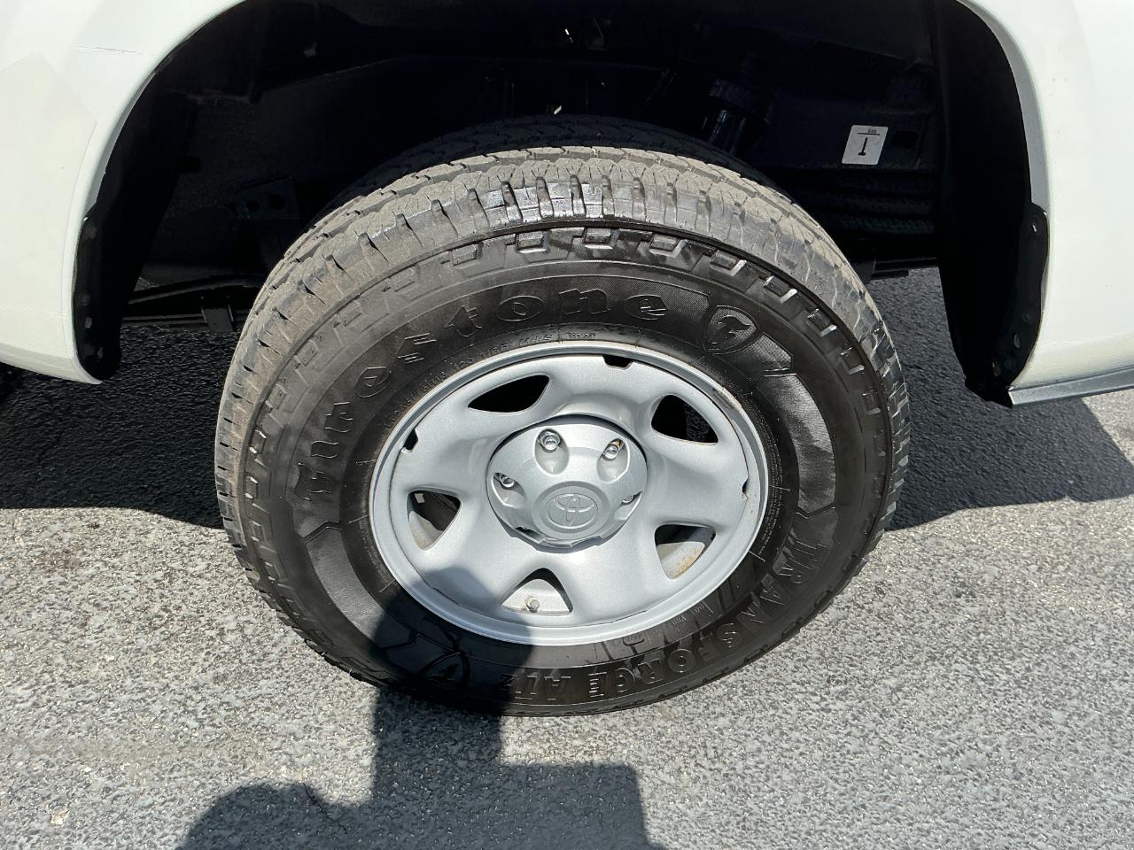 Toyota Tacoma 2WD SR Access Cab 6' Bed I4 AT (Natl) 2022