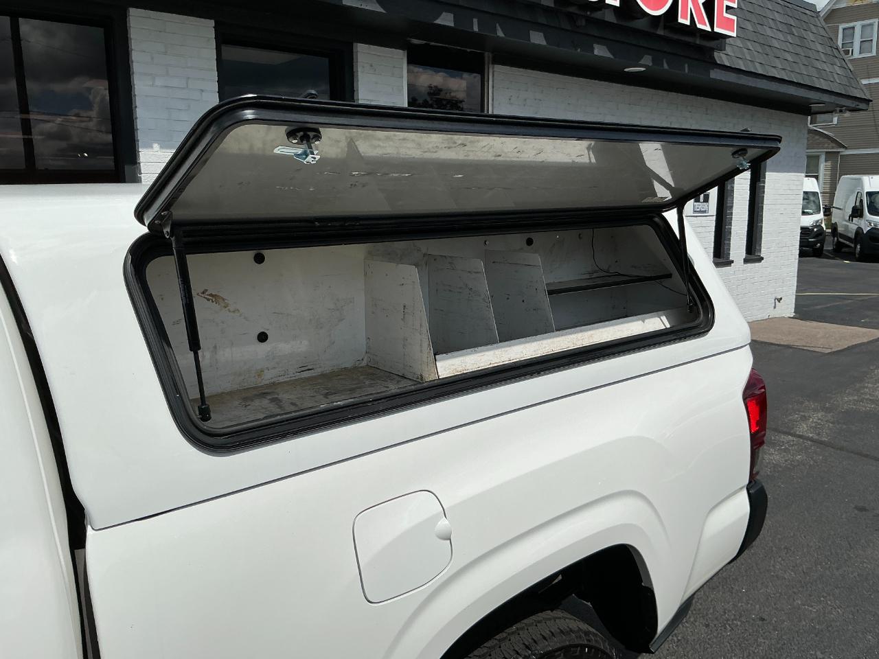 Toyota Tacoma 2WD SR Access Cab 6' Bed I4 AT (Natl) 2022