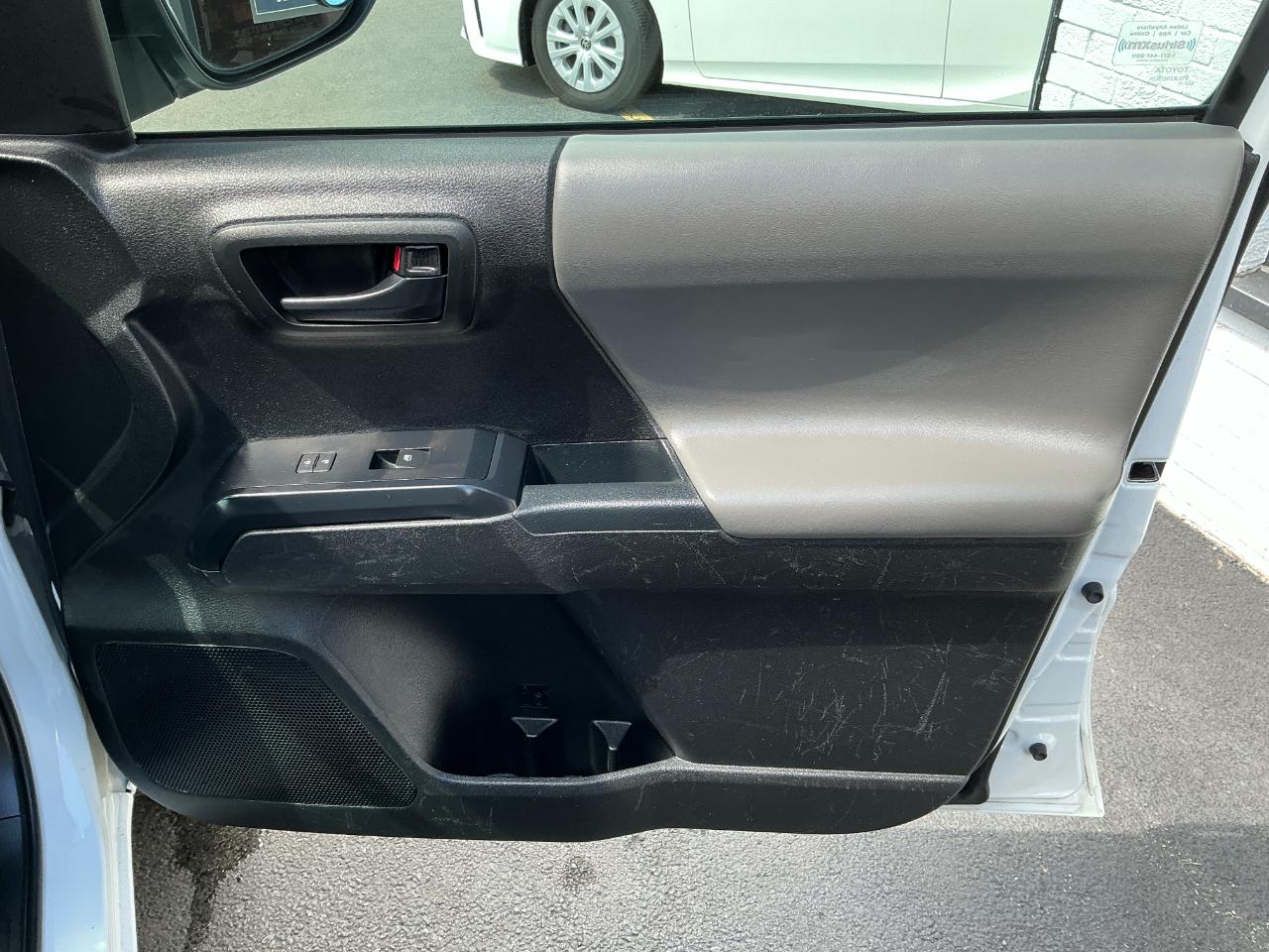 Toyota Tacoma 2WD SR Access Cab 6' Bed I4 AT (Natl) 2022