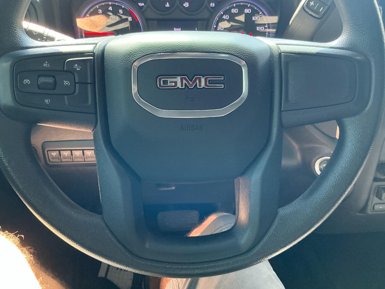 GMC Sierra 2500HD 4WD Crew Cab 159" Pro 2024
