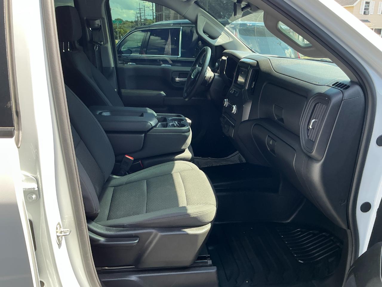 GMC Sierra 2500HD 4WD Crew Cab 159" Pro 2024