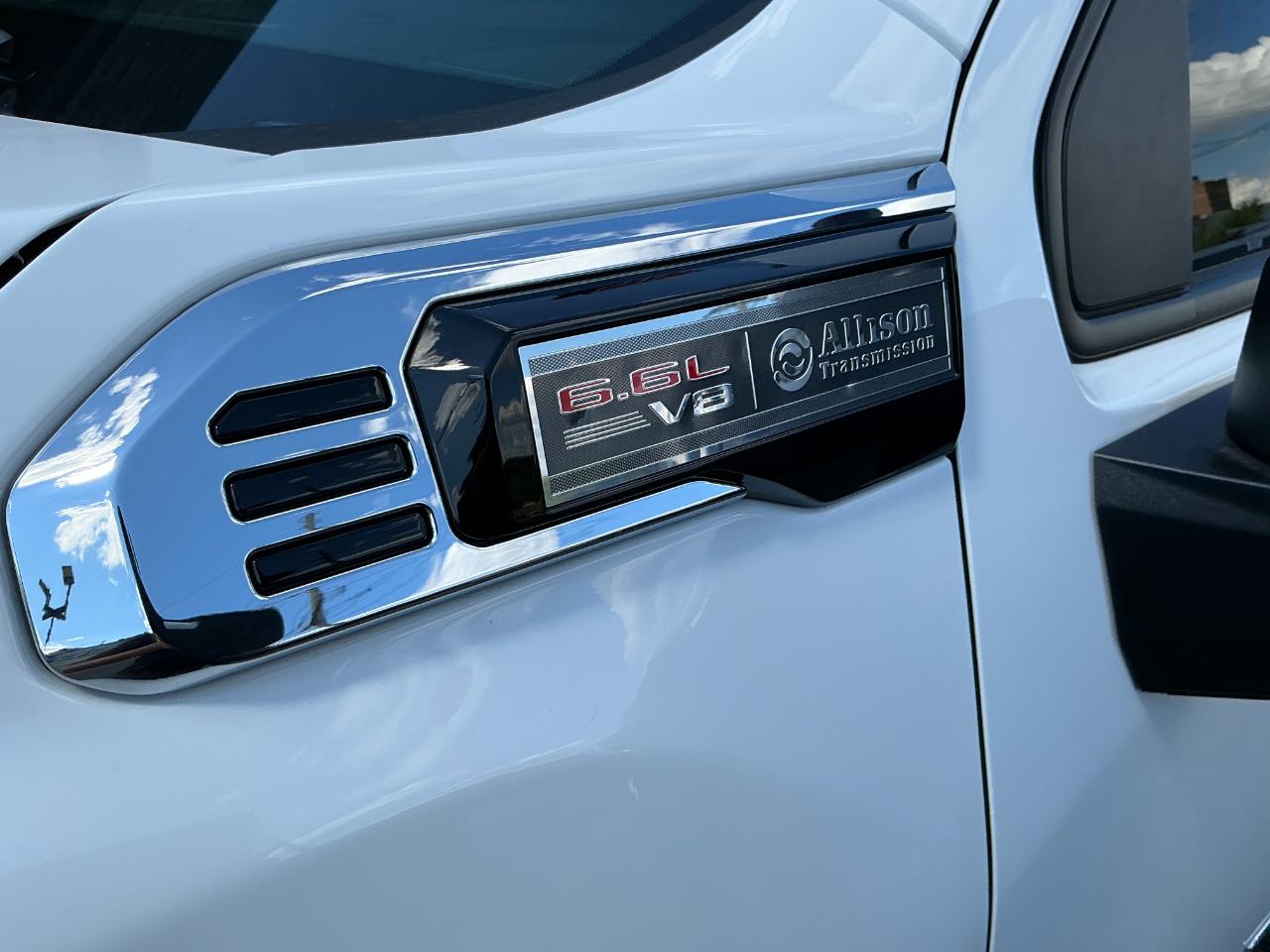 GMC Sierra 2500HD 4WD Crew Cab 159" Pro 2024