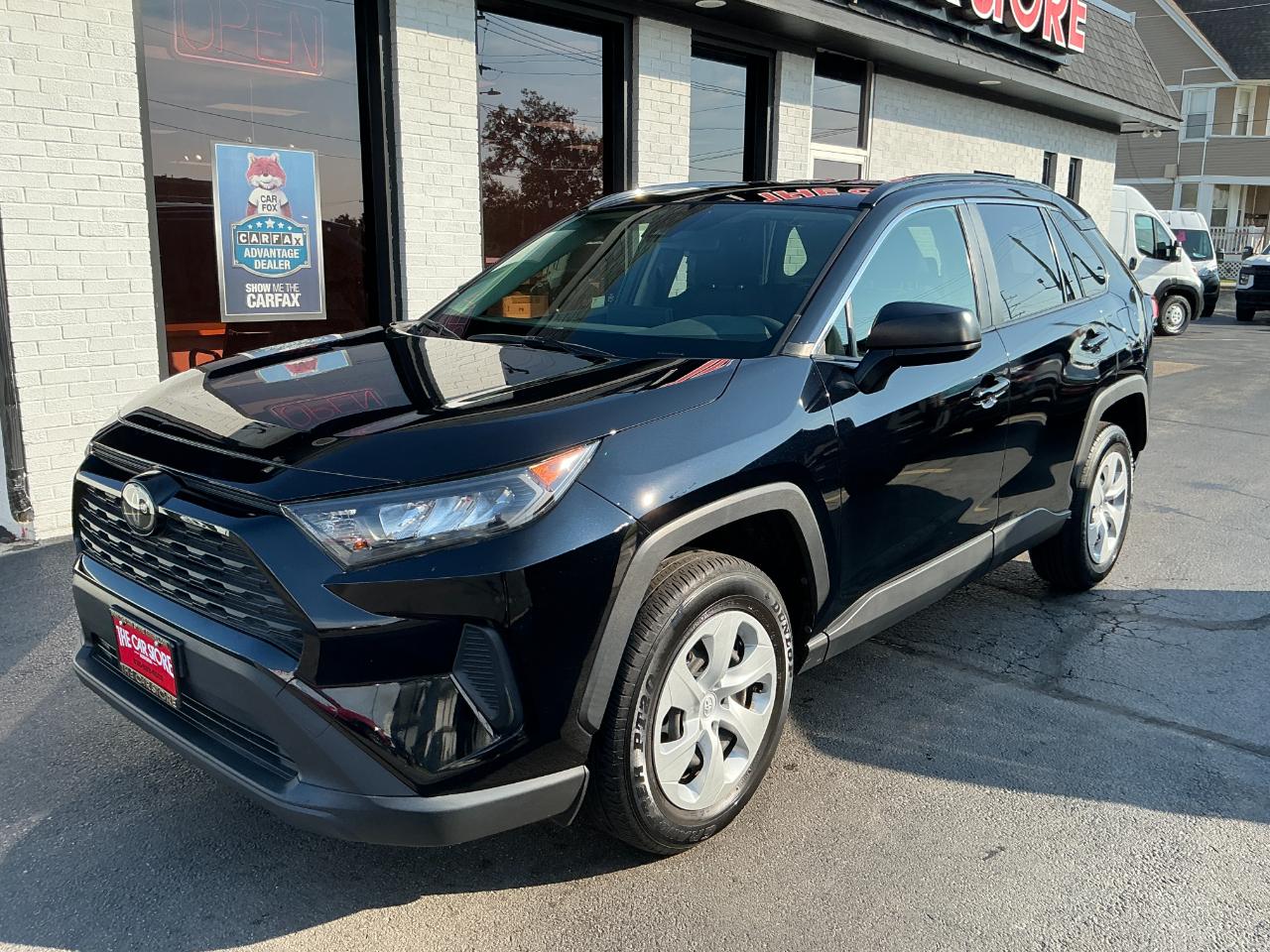 Toyota RAV4 LE FWD (Natl) 2019