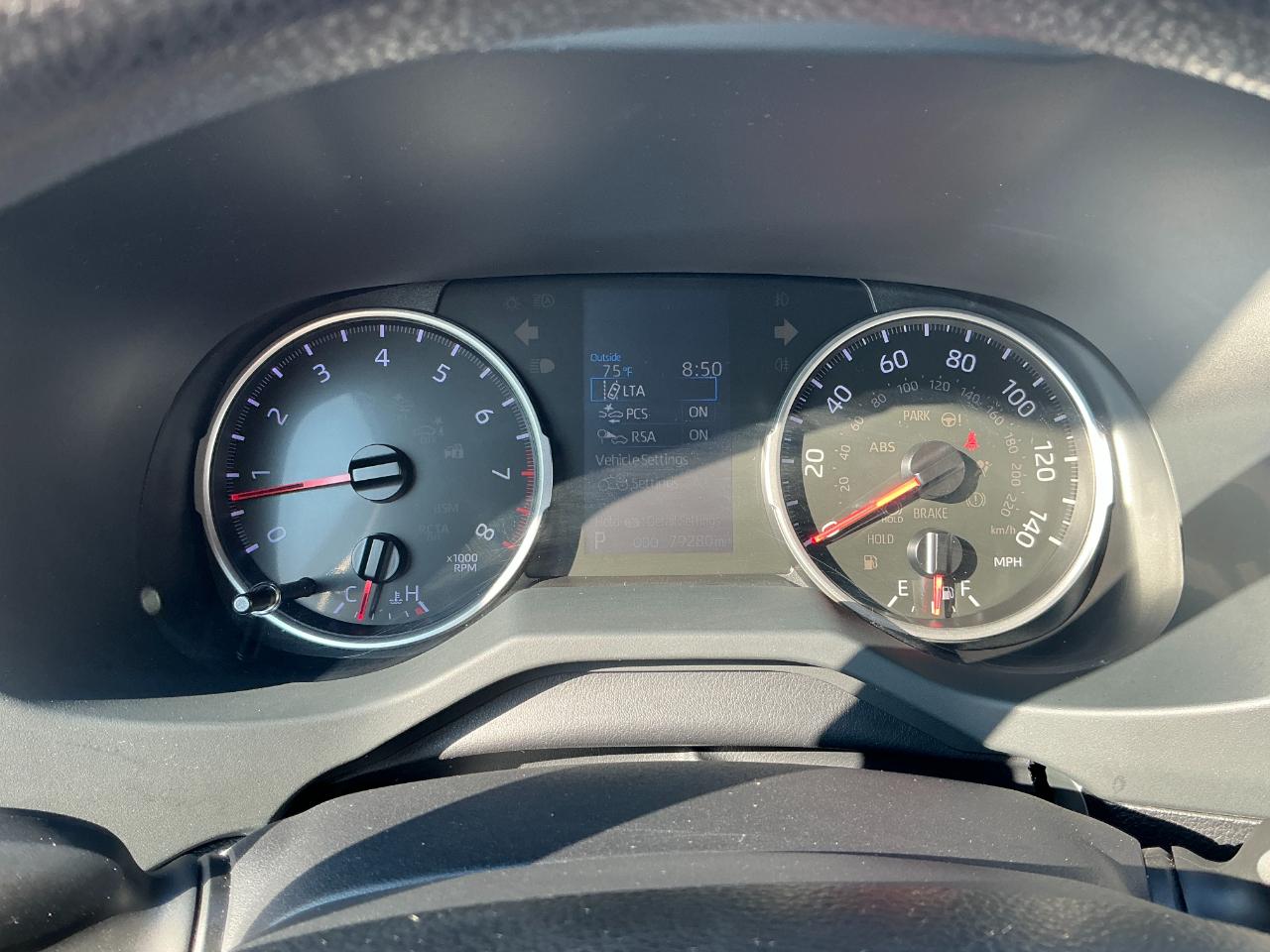 Toyota RAV4 LE FWD (Natl) 2019
