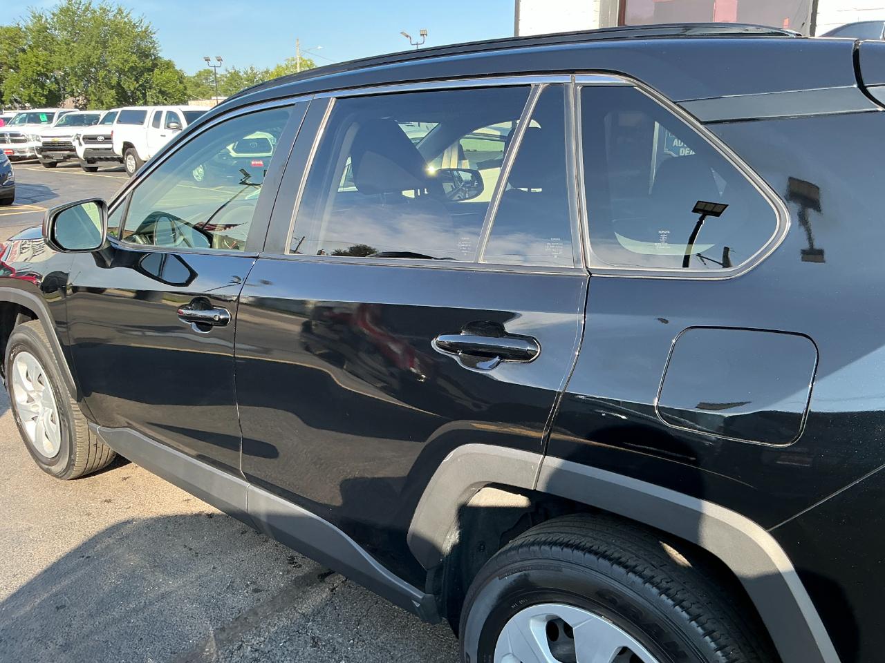 Toyota RAV4 LE FWD (Natl) 2019