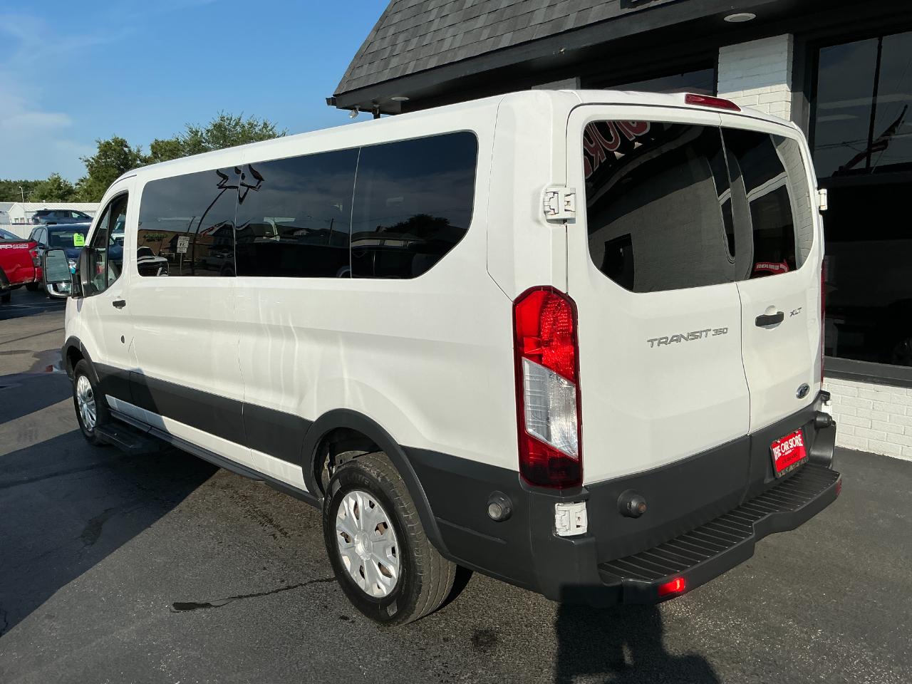 Ford Transit Wagon T-350 148" Low Roof XLT Swing-Out RH Dr 2015