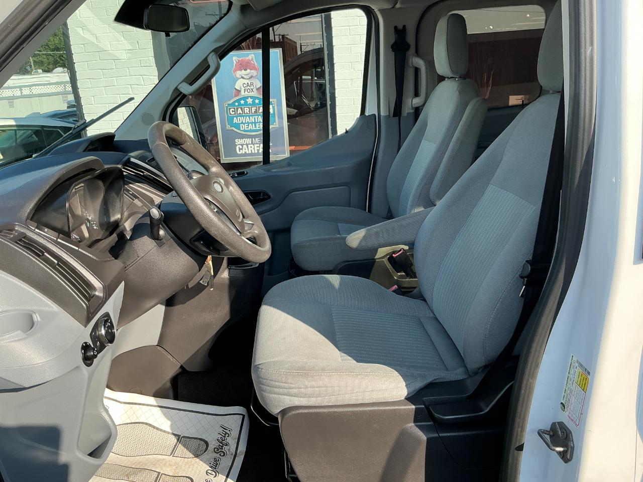 Ford Transit Wagon T-350 148" Low Roof XLT Swing-Out RH Dr 2015