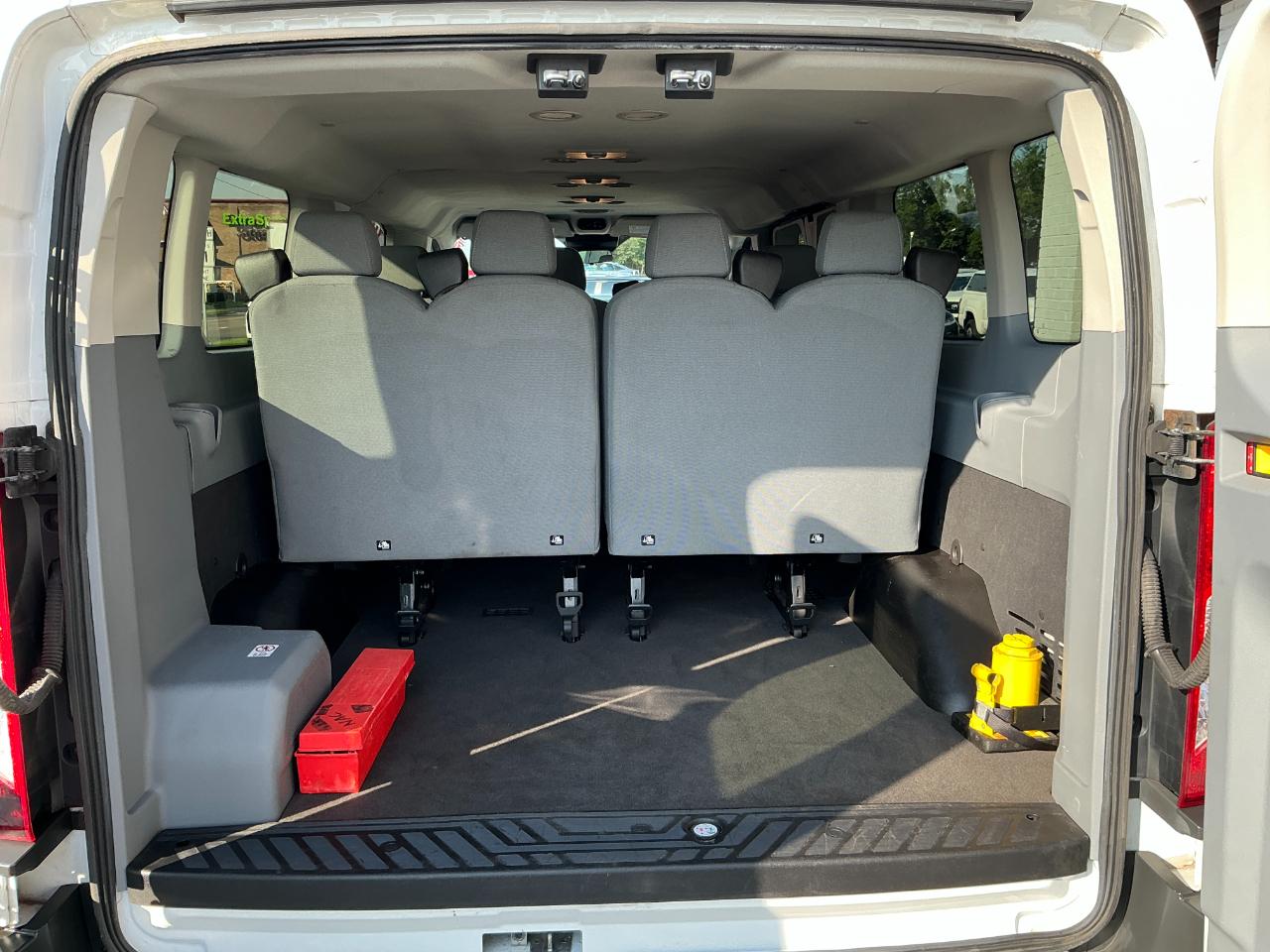 Ford Transit Wagon T-350 148" Low Roof XLT Swing-Out RH Dr 2015