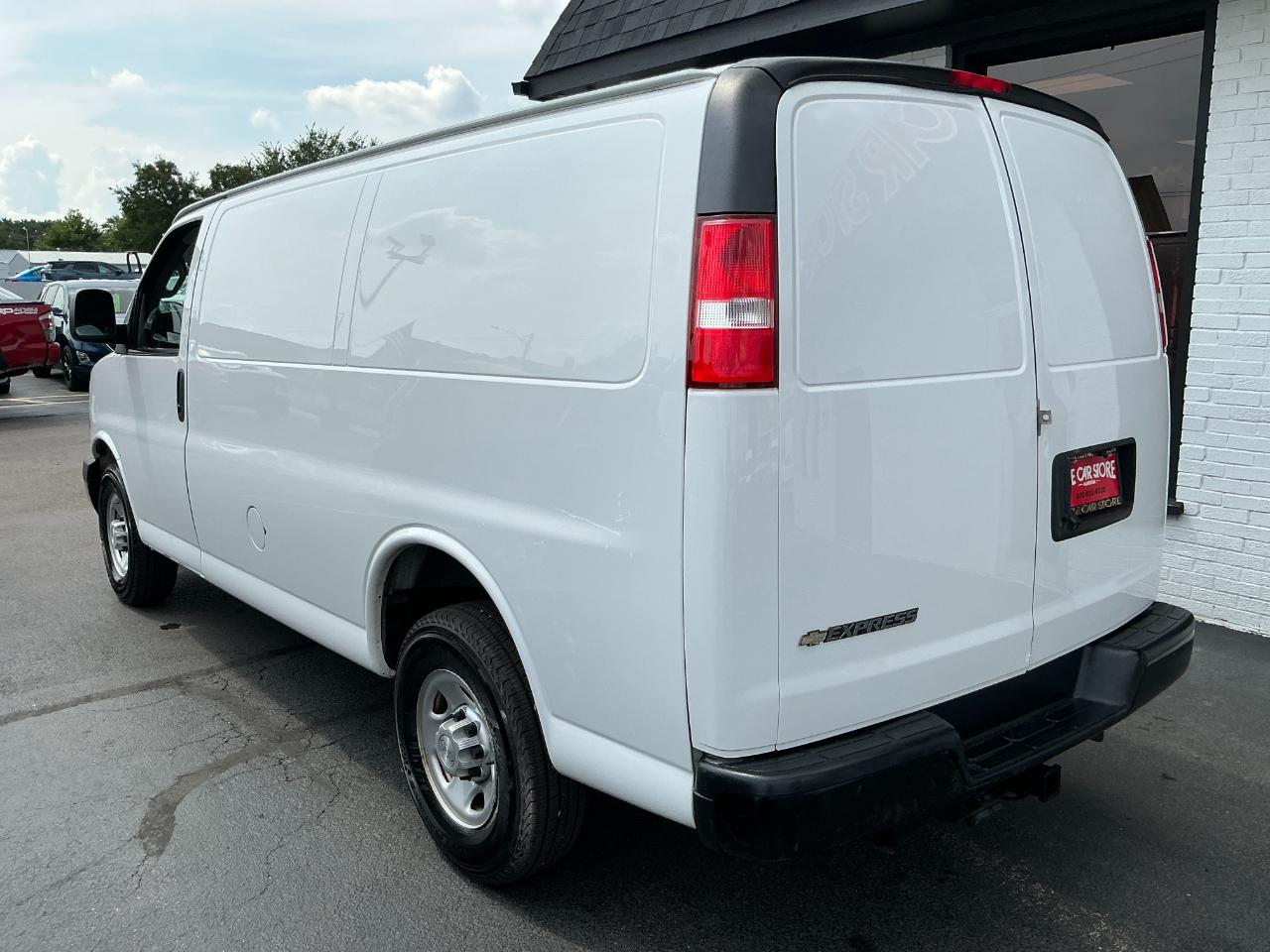 Chevrolet Express Cargo Van RWD 3500 135" 2019