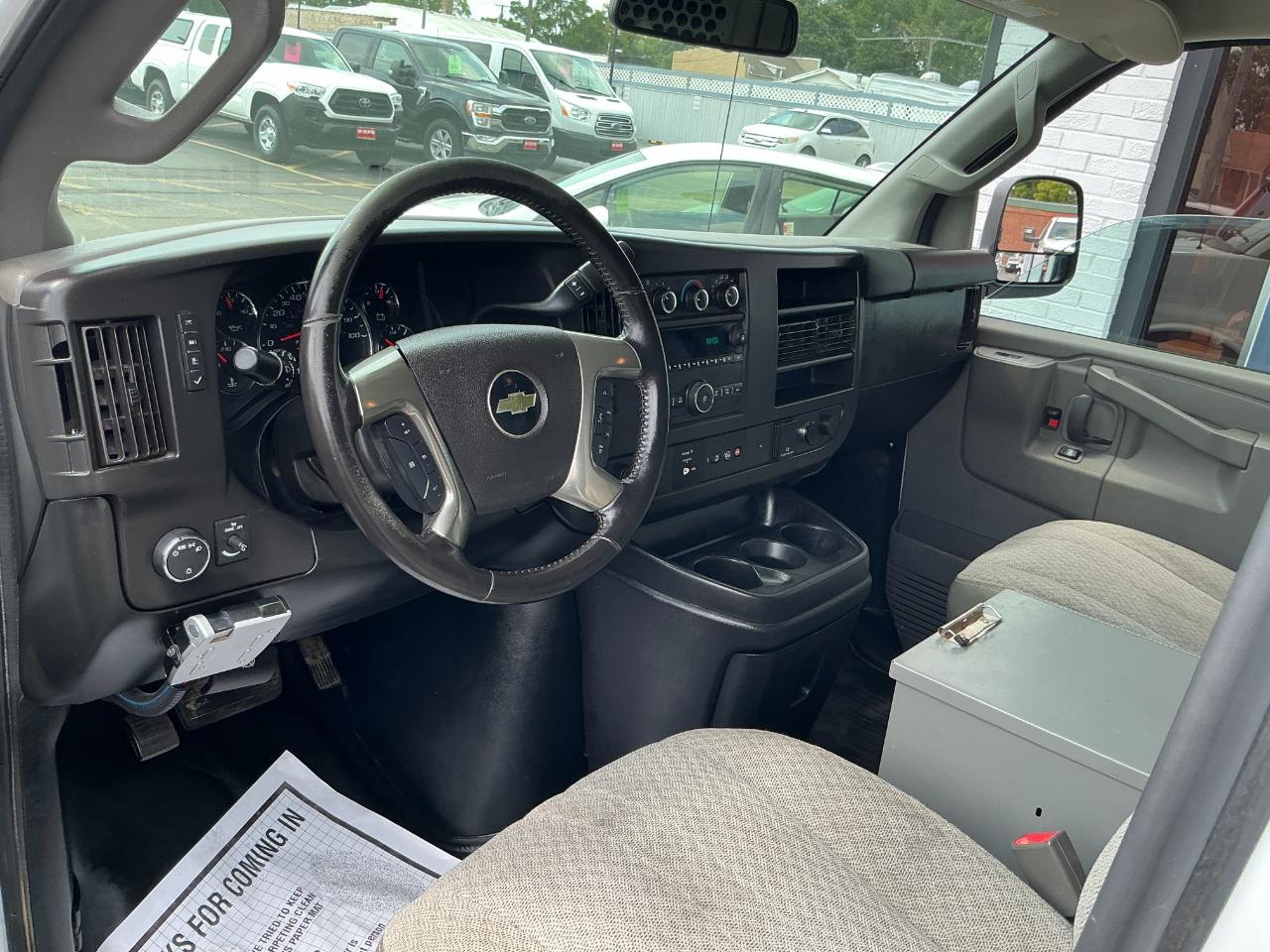 Chevrolet Express Cargo Van RWD 3500 135" 2019