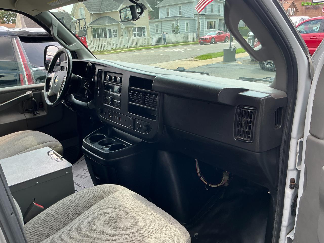 Chevrolet Express Cargo Van RWD 3500 135" 2019