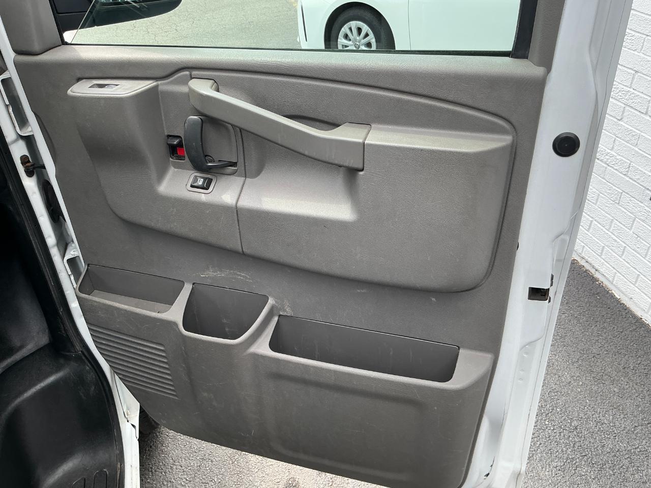 Chevrolet Express Cargo Van RWD 3500 135" 2019