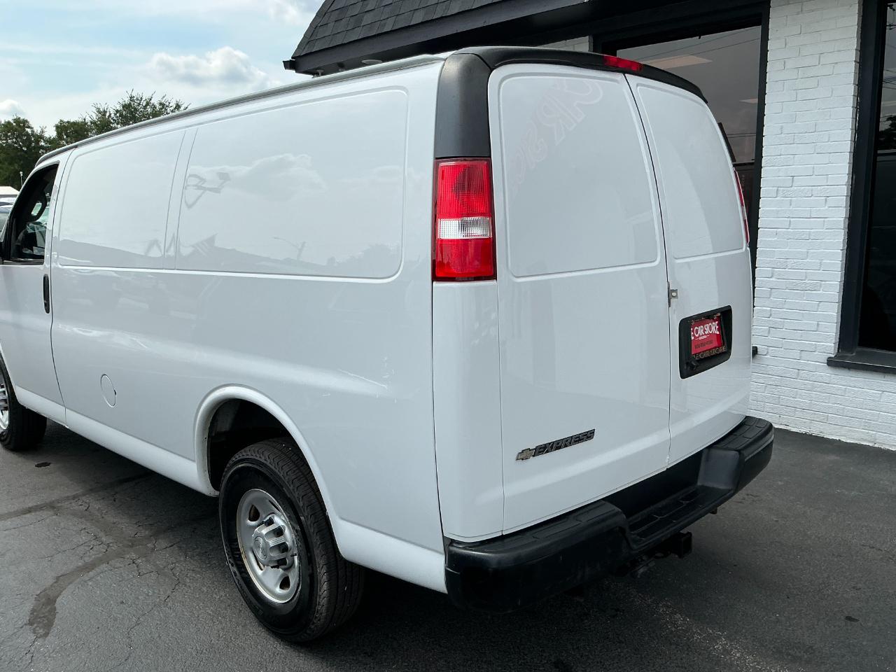 Chevrolet Express Cargo Van RWD 3500 135" 2019