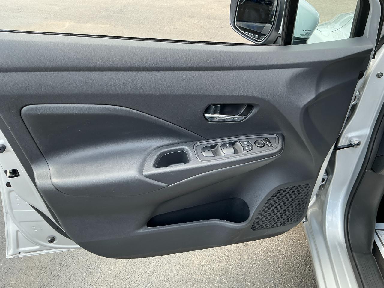 Nissan Versa SV CVT 2025