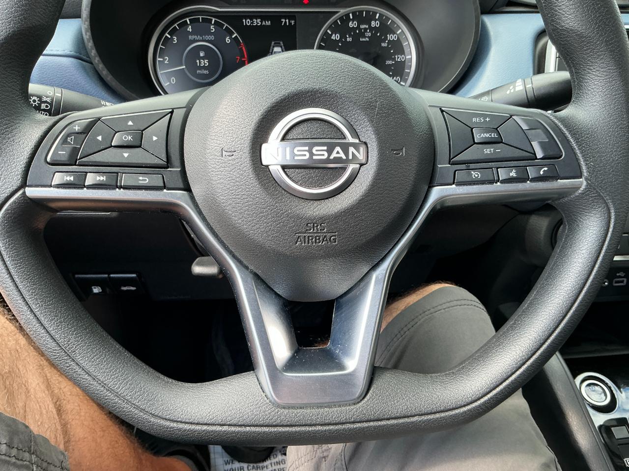 Nissan Versa SV CVT 2025
