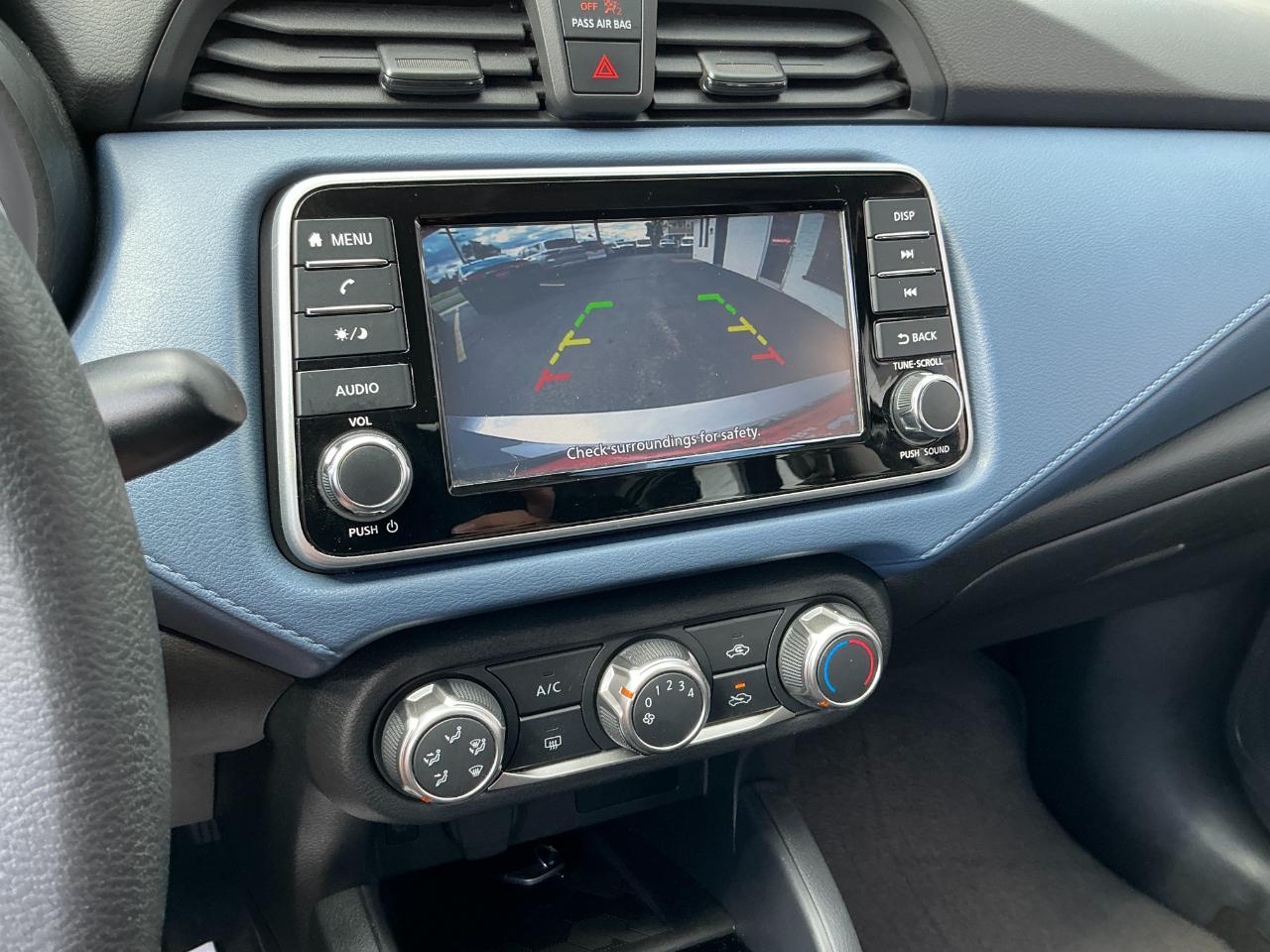 Nissan Versa SV CVT 2025