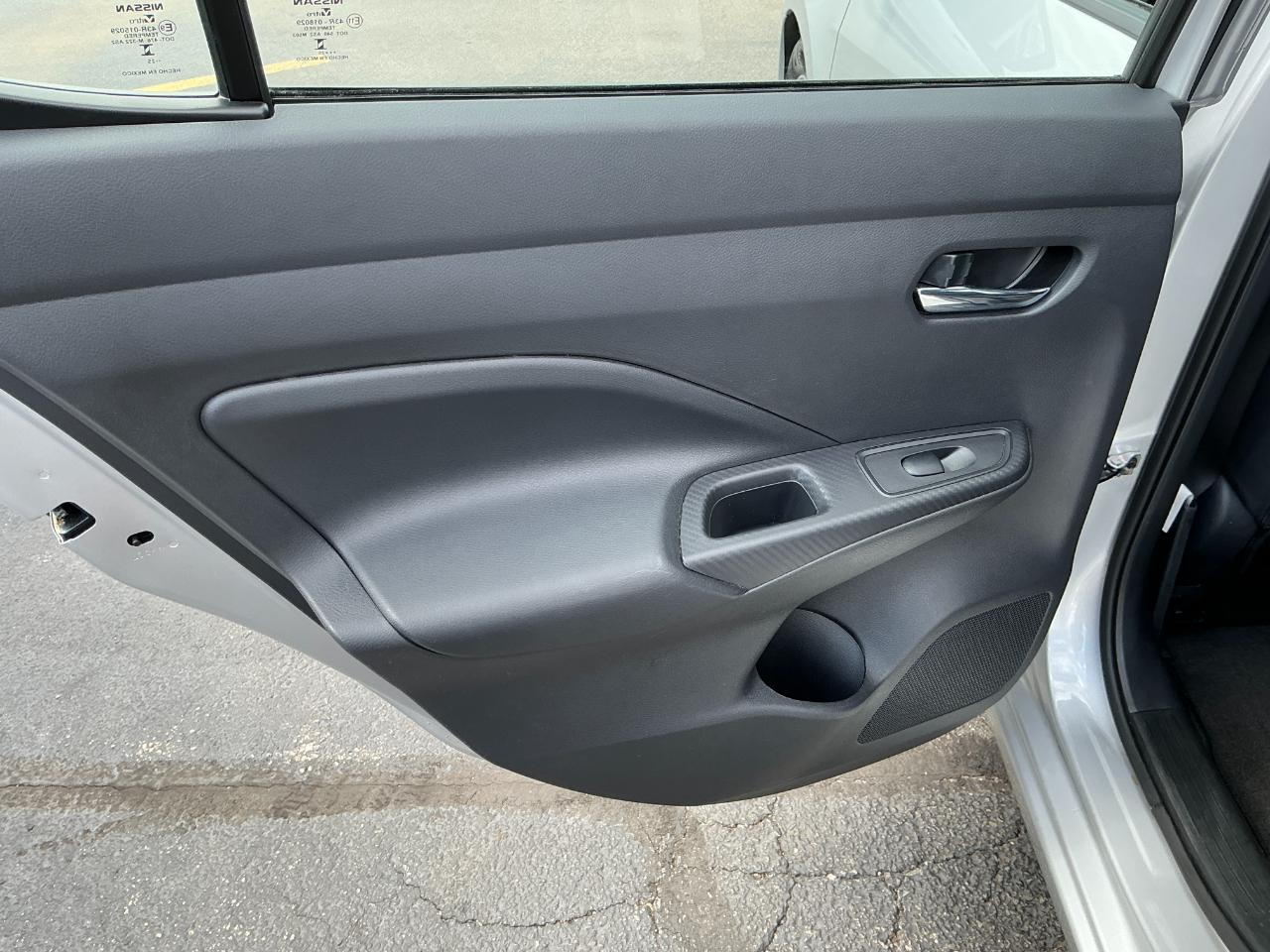 Nissan Versa SV CVT 2025