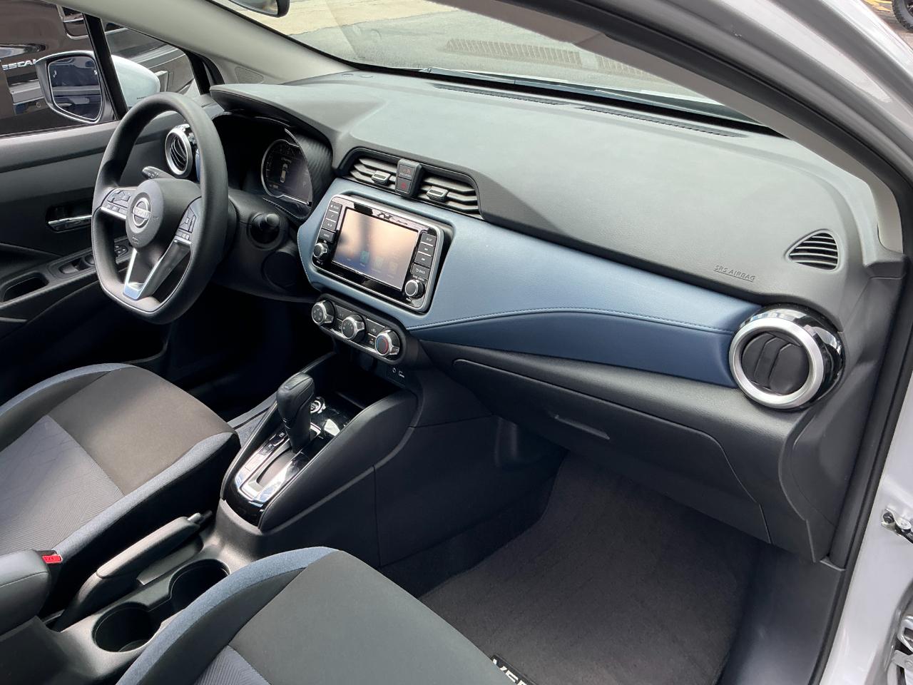 Nissan Versa SV CVT 2025
