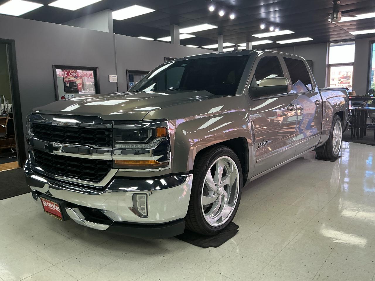 Chevrolet Silverado 1500 2WD Crew Cab 143.5" LT w/1LT 2017