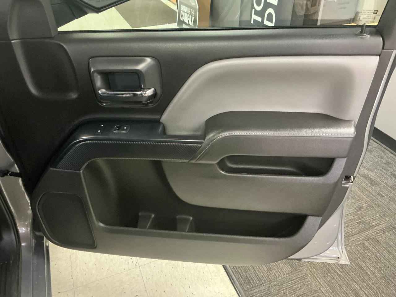 Chevrolet Silverado 1500 2WD Crew Cab 143.5" LT w/1LT 2017