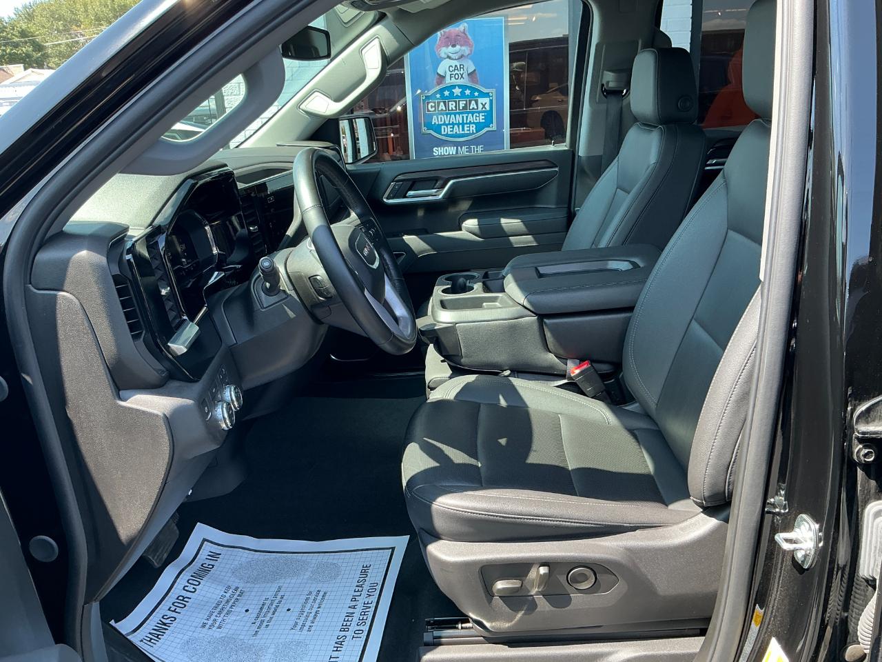 GMC Sierra 1500 4WD Crew Cab 147" SLT 2025