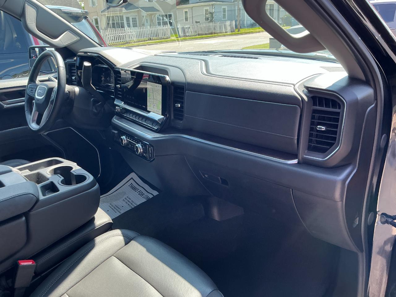 GMC Sierra 1500 4WD Crew Cab 147" SLT 2025