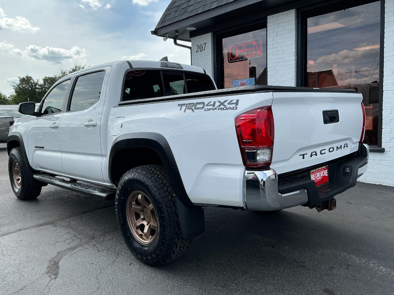 Toyota Tacoma 4WD Double Cab V6 AT TRD Off Road (Natl) 2016