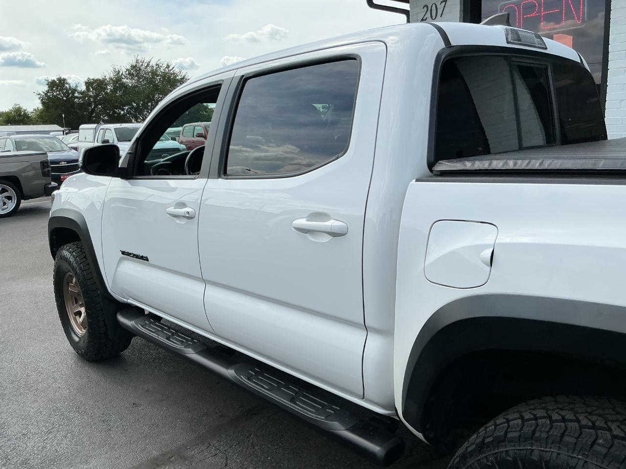 Toyota Tacoma 4WD Double Cab V6 AT TRD Off Road (Natl) 2016