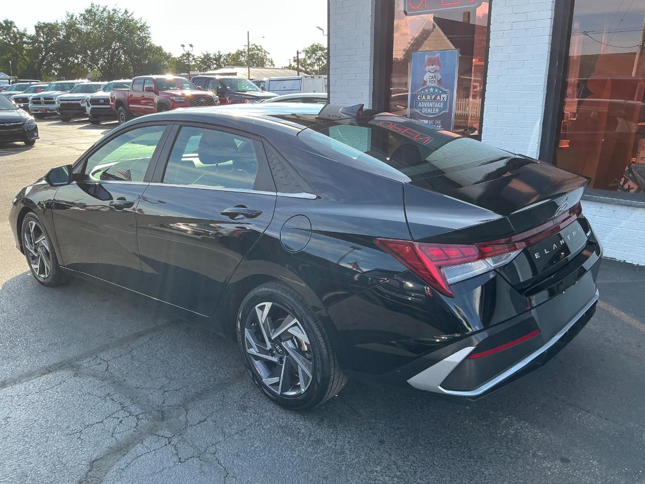 Hyundai Elantra Limited IVT 2025