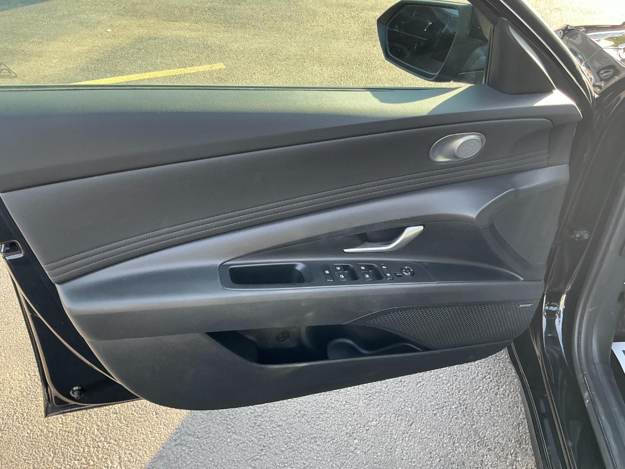 Hyundai Elantra Limited IVT 2025