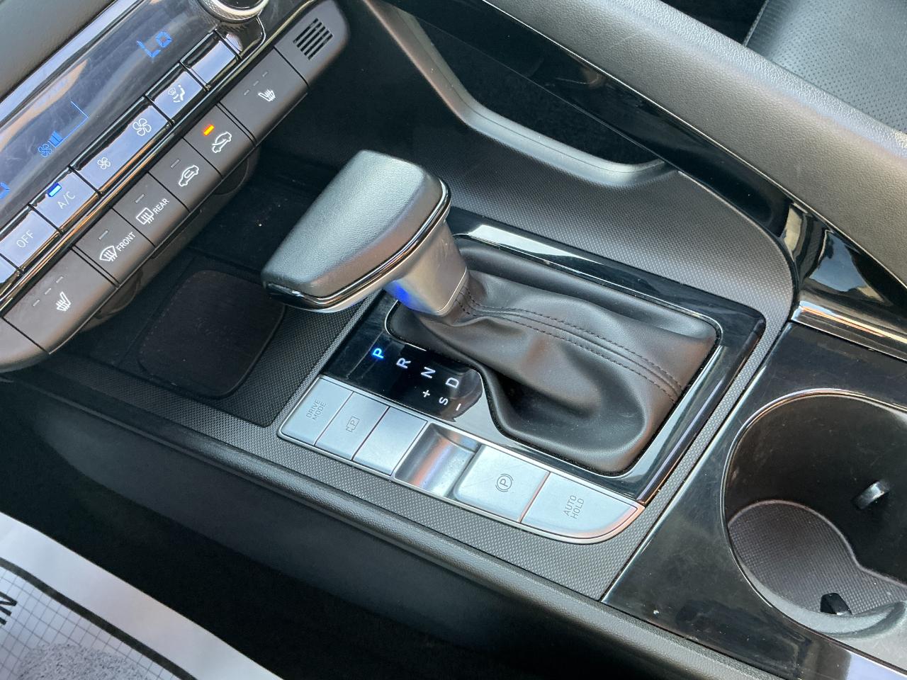 Hyundai Elantra Limited IVT 2025