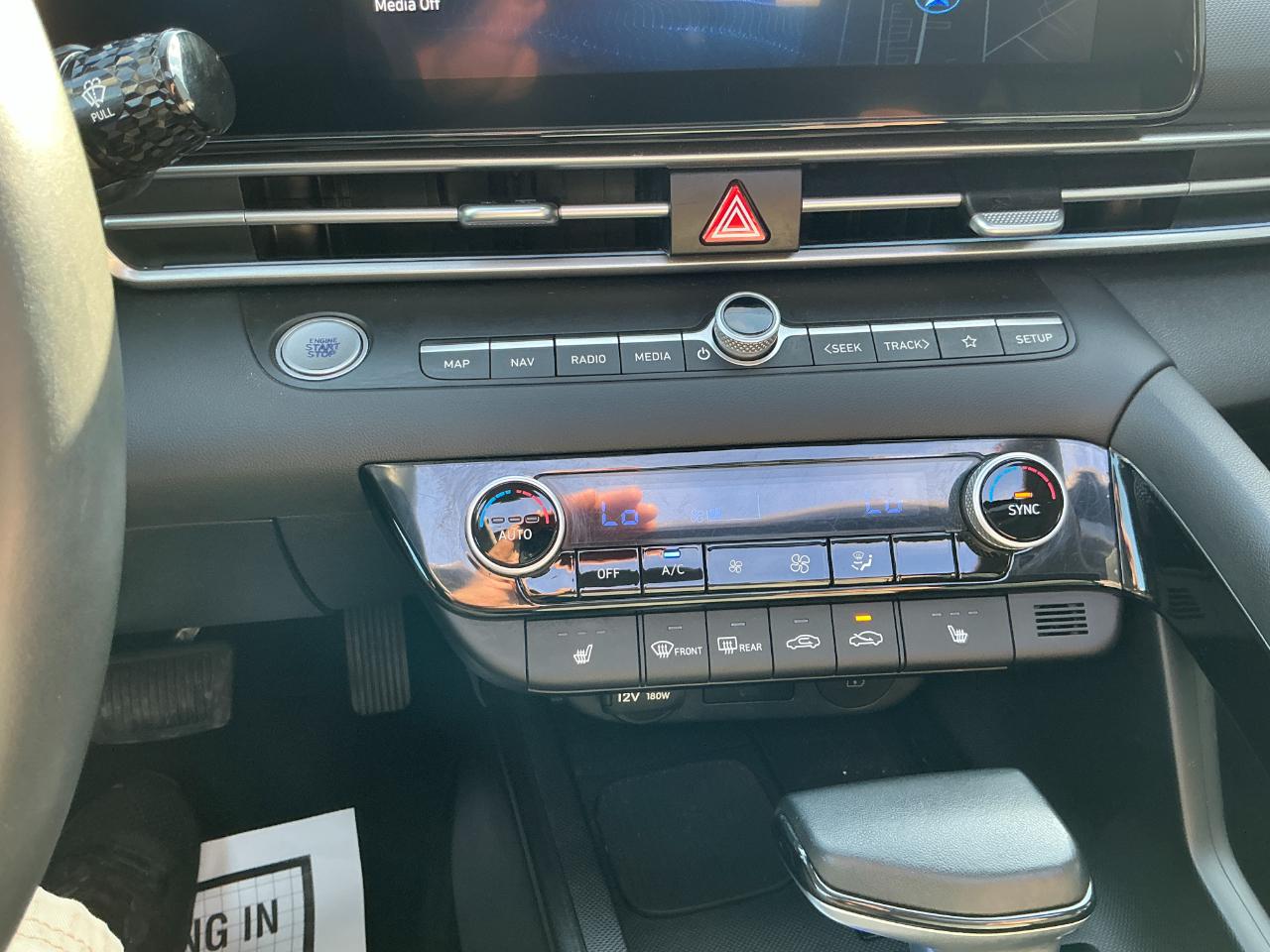Hyundai Elantra Limited IVT 2025