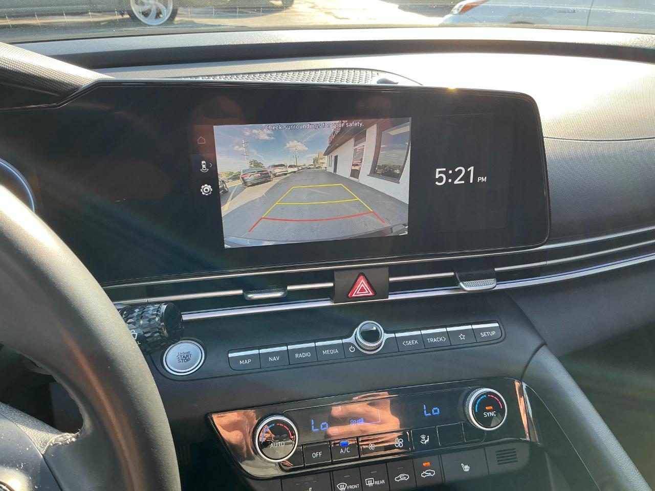 Hyundai Elantra Limited IVT 2025