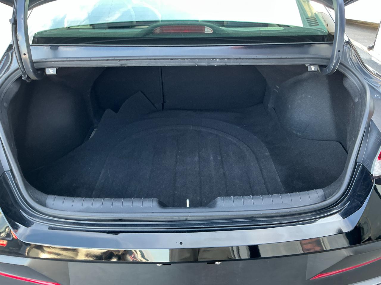 Hyundai Elantra Limited IVT 2025