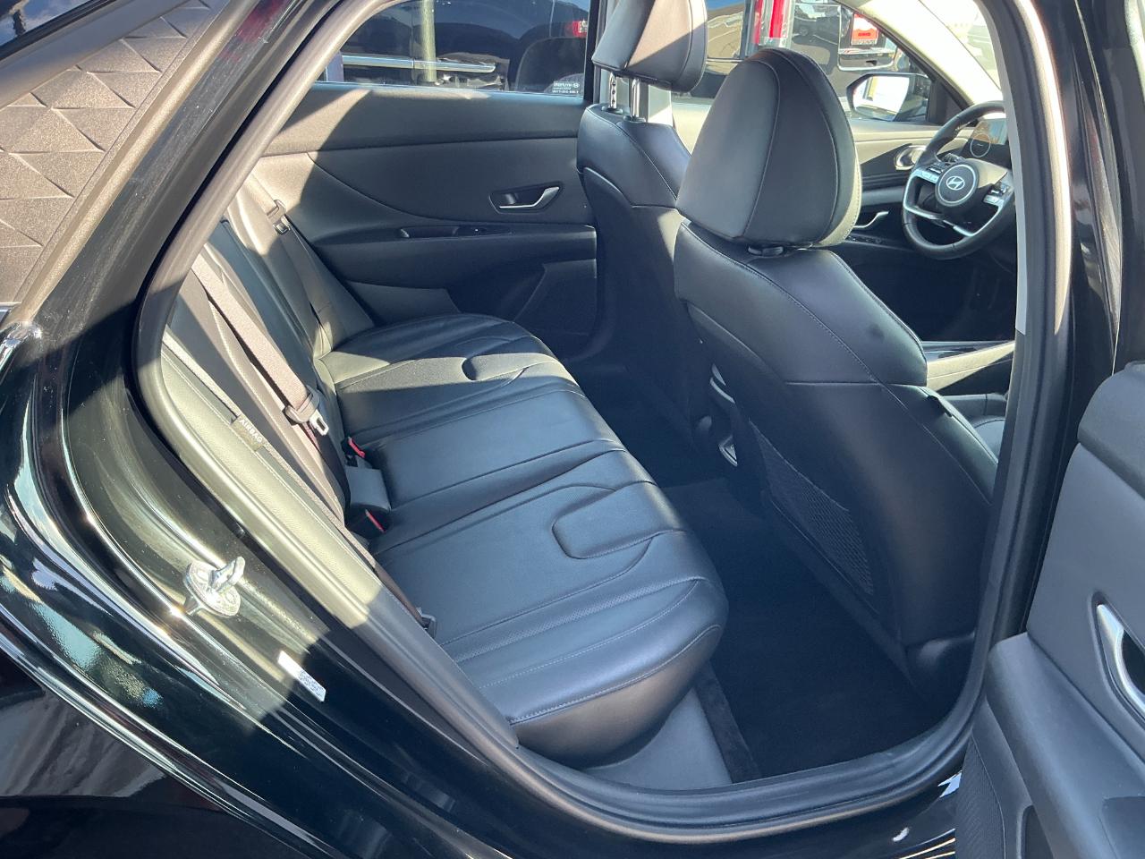 Hyundai Elantra Limited IVT 2025