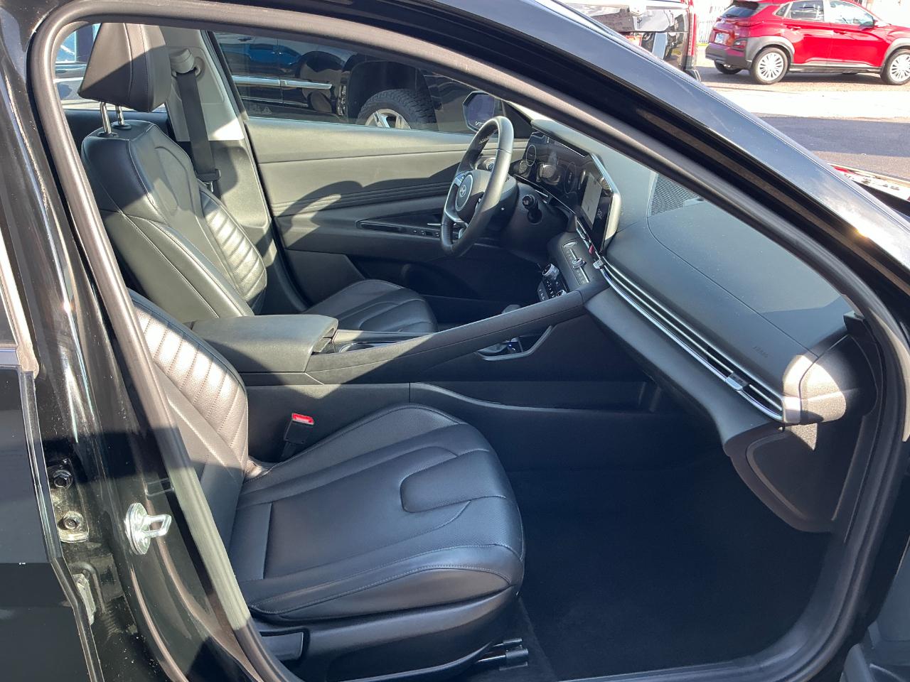 Hyundai Elantra Limited IVT 2025