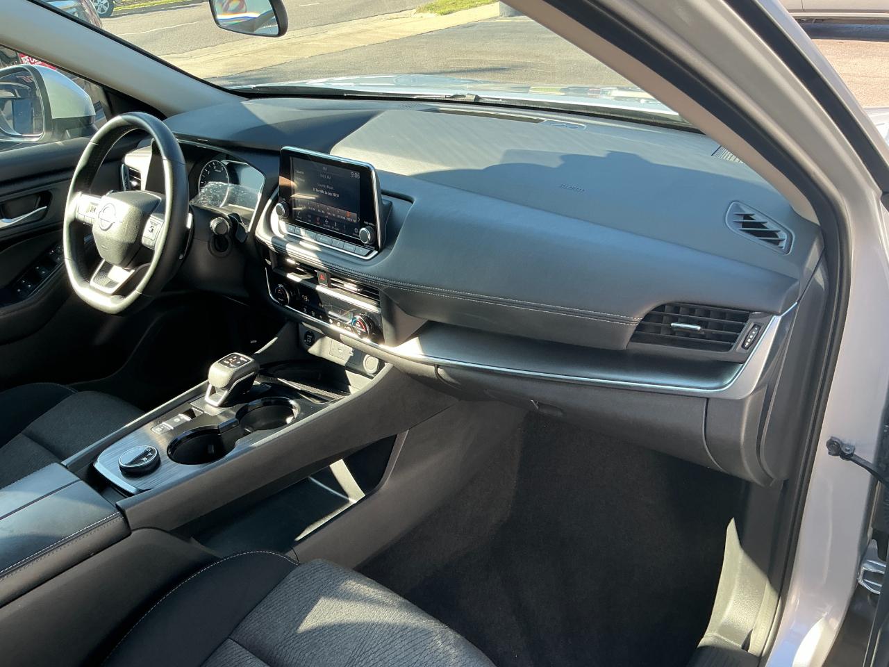 Nissan Rogue AWD SV 2025
