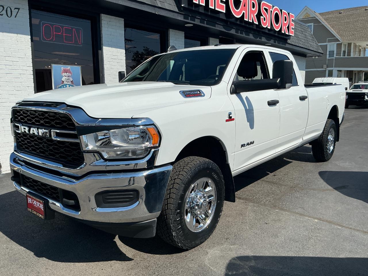 RAM 2500 Tradesman 4x4 Crew Cab 8' Box 2022