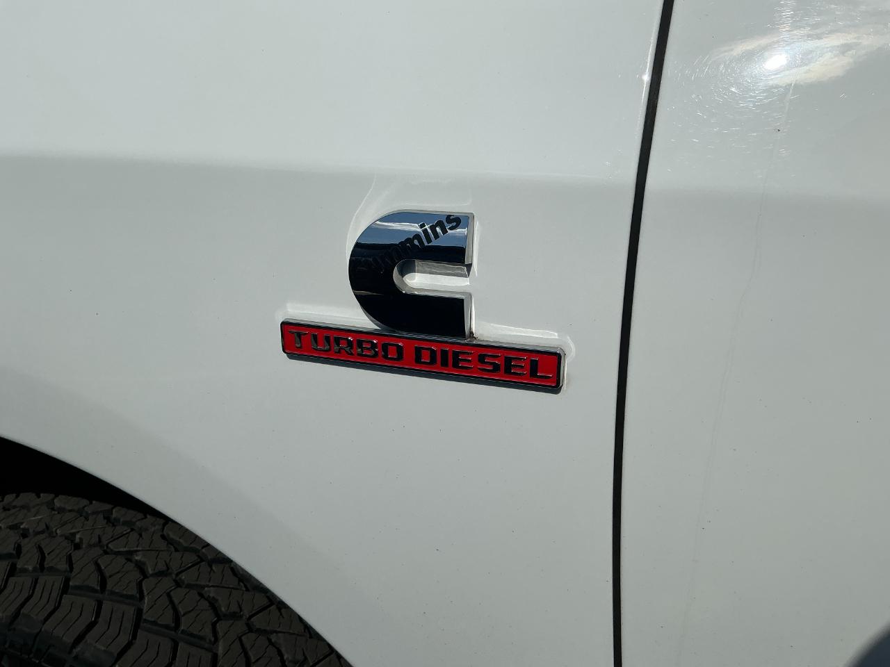 RAM 2500 Tradesman 4x4 Crew Cab 8' Box 2022