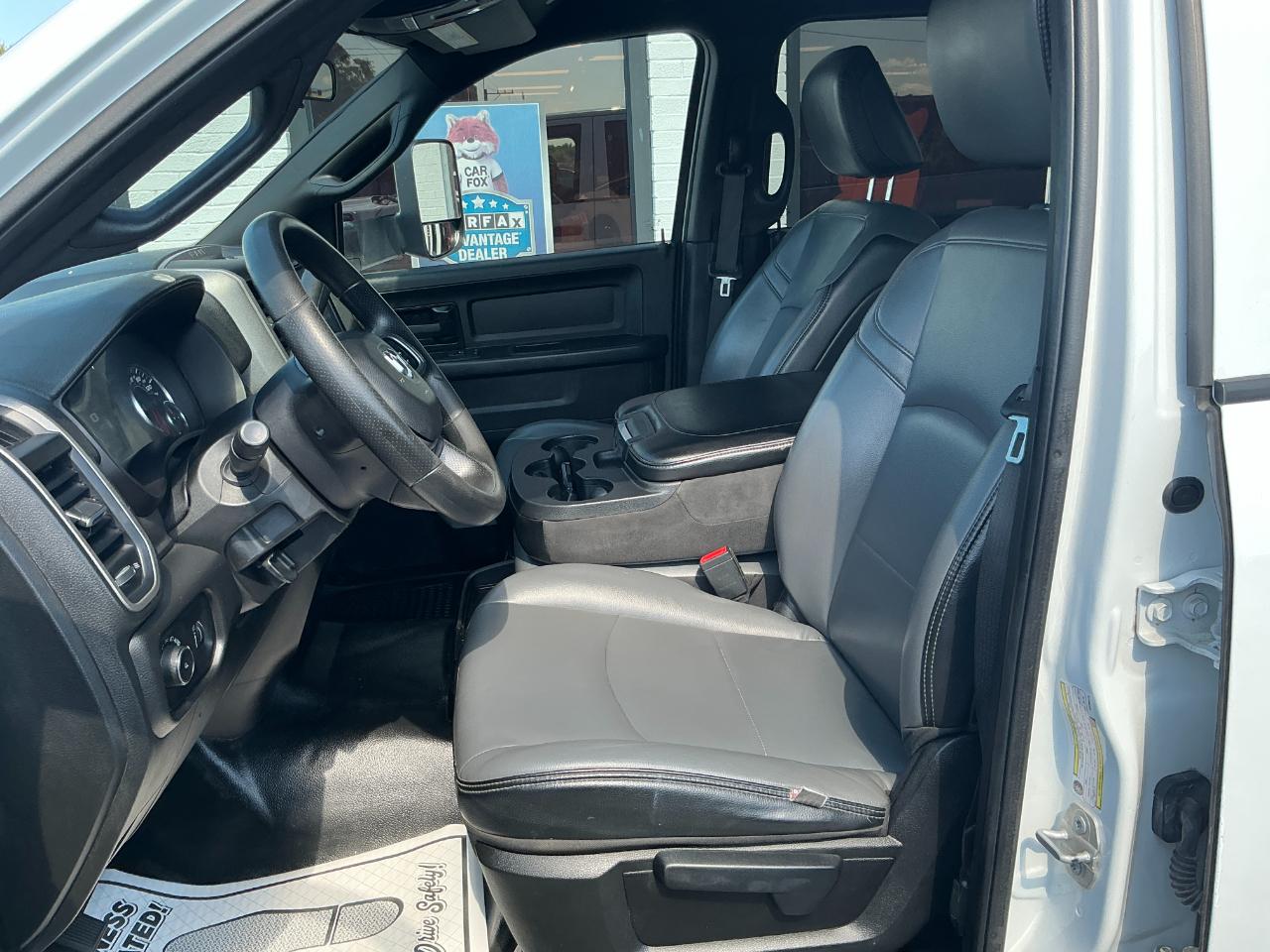 RAM 2500 Tradesman 4x4 Crew Cab 8' Box 2022