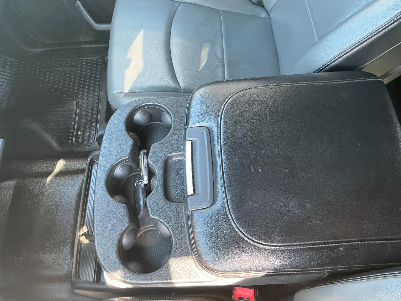 RAM 2500 Tradesman 4x4 Crew Cab 8' Box 2022