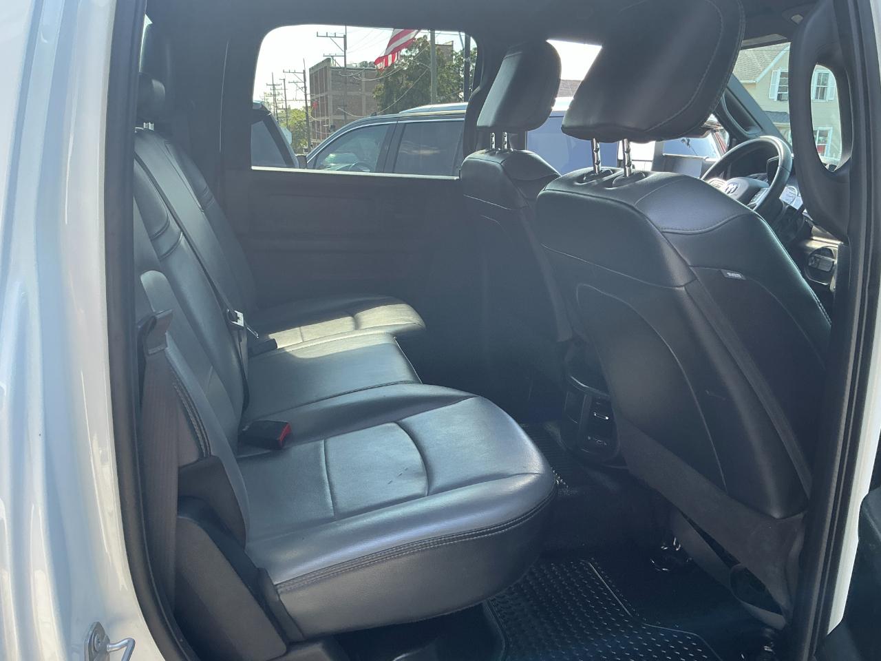 RAM 2500 Tradesman 4x4 Crew Cab 8' Box 2022