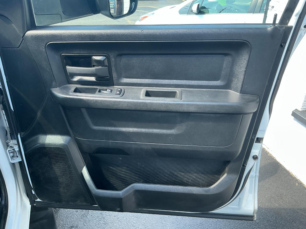 RAM 2500 Tradesman 4x4 Crew Cab 8' Box 2022