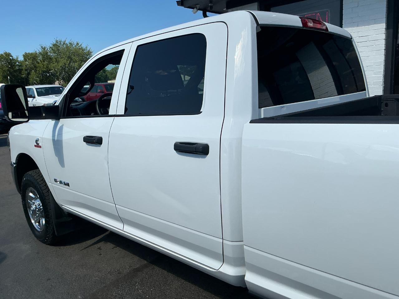 RAM 2500 Tradesman 4x4 Crew Cab 8' Box 2022