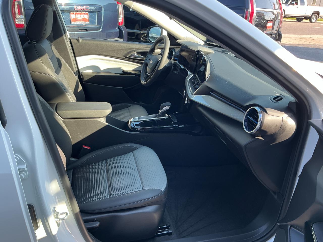 Chevrolet Trax FWD 4dr LT 2026
